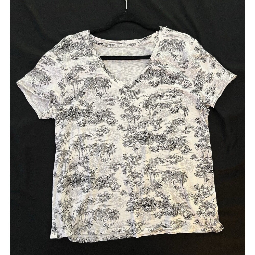 DEPT 222 Women's White/Black Tropical Floral Print V-Neck Short Sleeve T-Shirt
